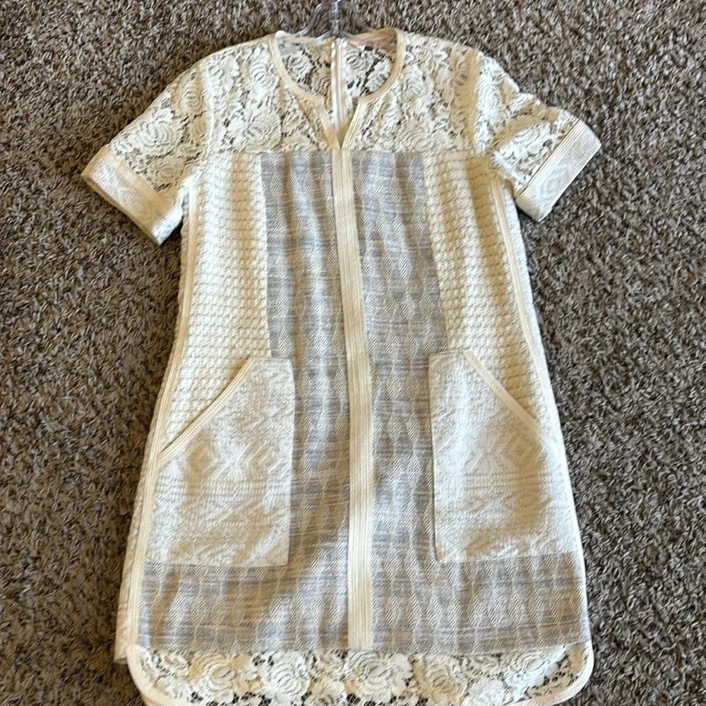 Rebecca Taylor Lace Shifts
Slit Neck Short Sleeve Mini Patchwork Dress Size 8 - Picture 2 of 15